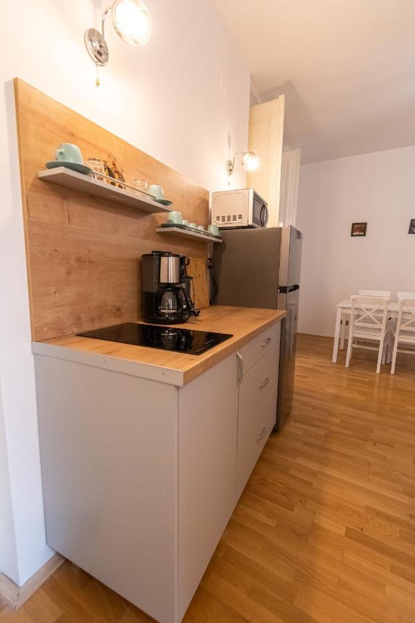 Residence 48 Beautiful Building Within Moments From The Old Town Of Braşov Exterior foto