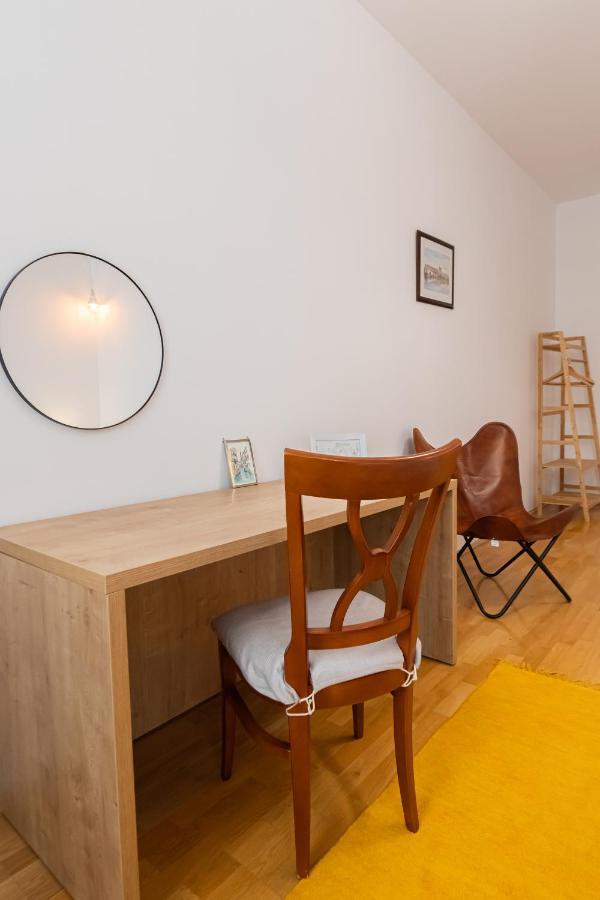 Residence 48 Beautiful Building Within Moments From The Old Town Of Braşov Exterior foto