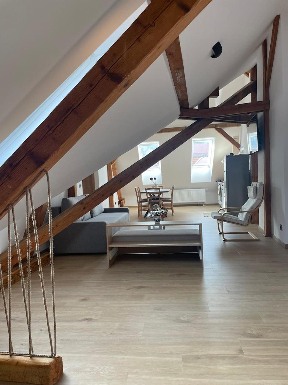 Residence 48 Beautiful Building Within Moments From The Old Town Of Braşov Exterior foto